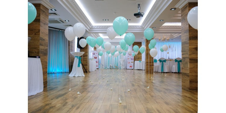 3 idei de aranjamente baloane botez pentru o amenajare deosebita