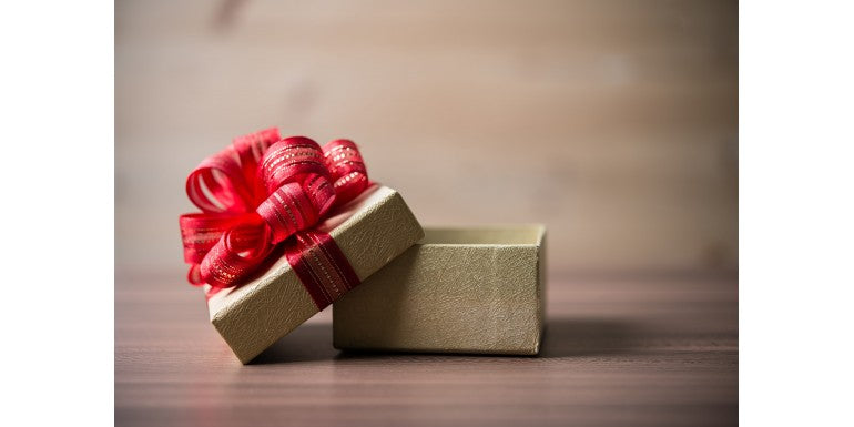 Promisiunea unui cadou special incepe de la ambalaj!