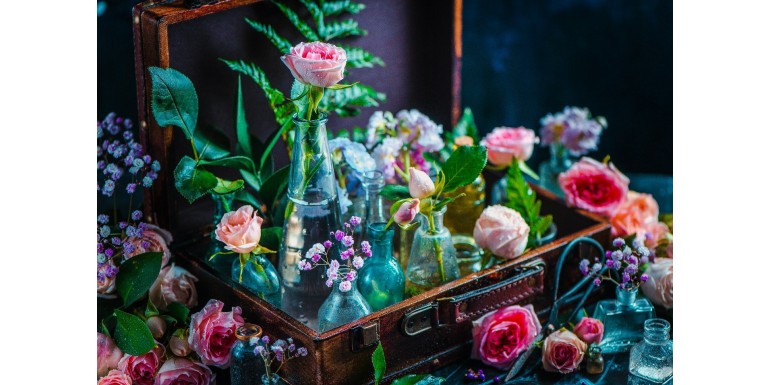 Cum decorăm casa cu flori artificiale?