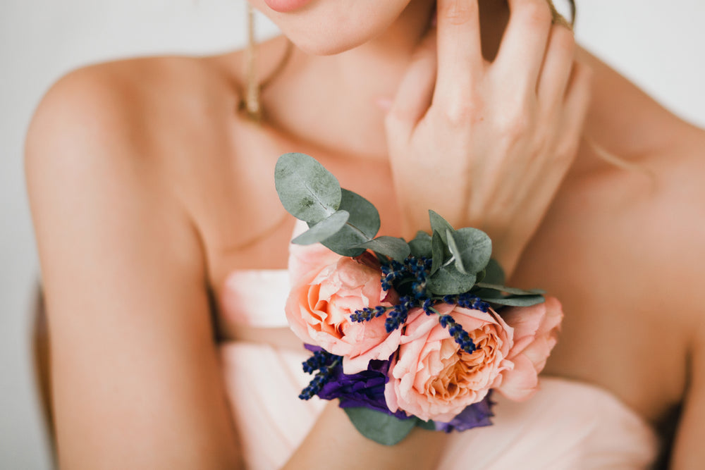 <strong>Idei unice pentru cocarde de nunta care vor impresiona invitatii</strong> 