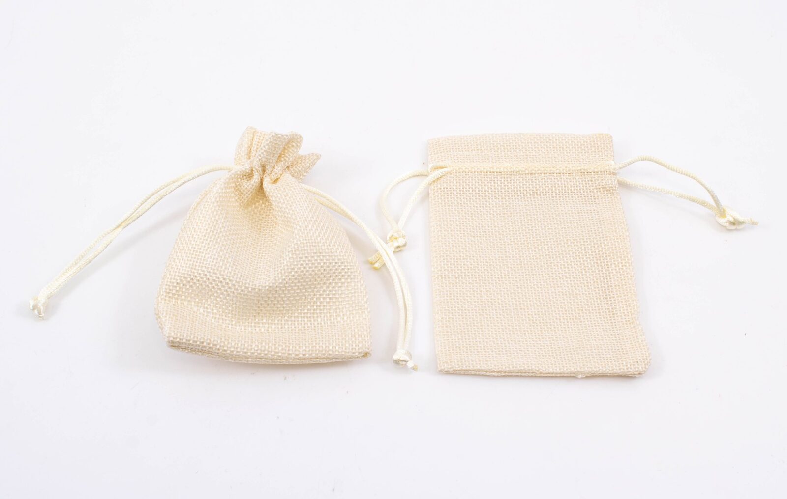 saculeti-iuta-7cm9cm-50set-crem