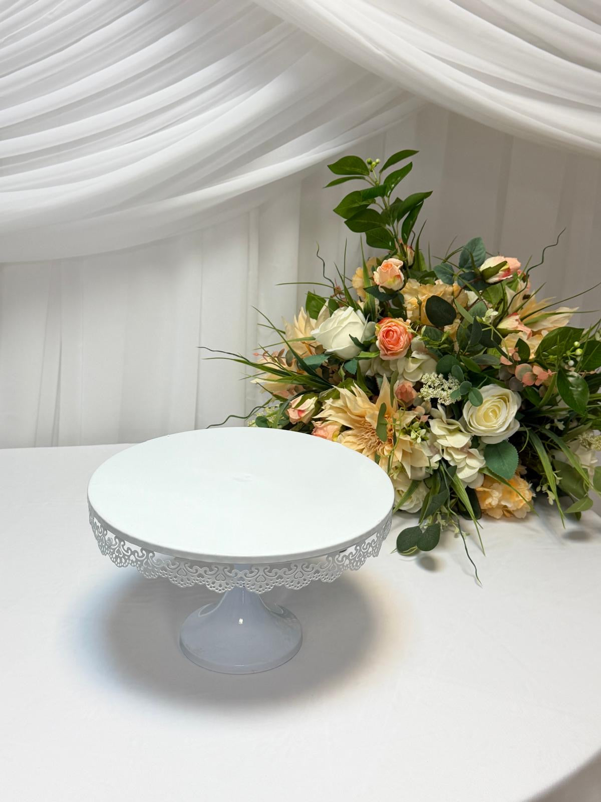 Platou Metal Prajituri Rotund Dantelat 30cm Alb