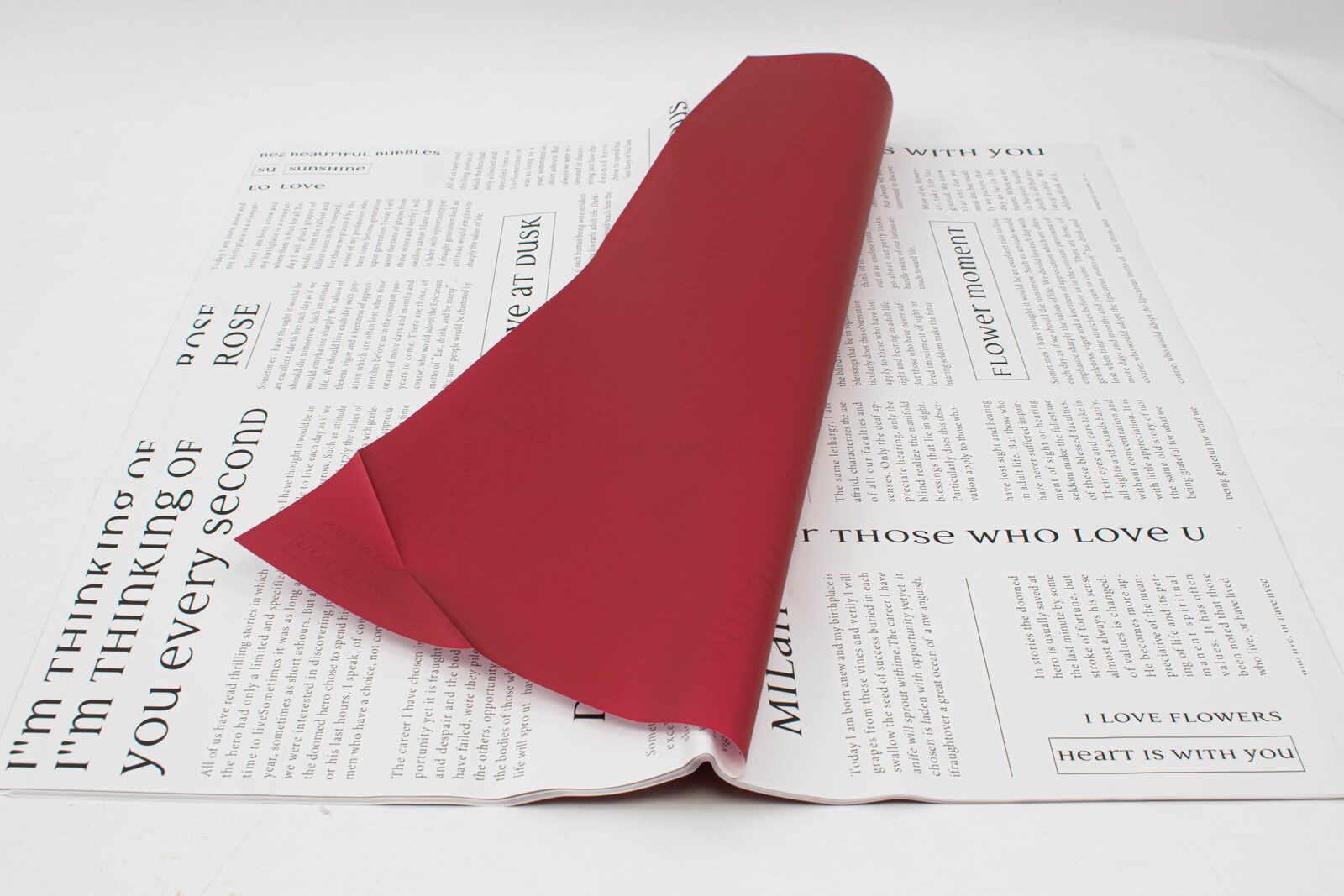 ambalaj-flori-20set-o-parte-color-cealalta-ziar