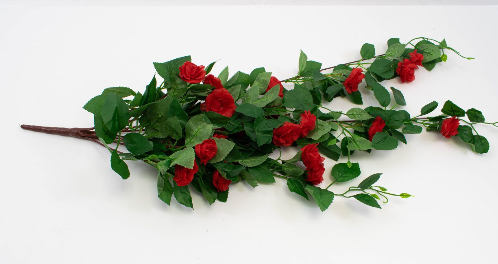 buchet-trandafiri-pentru-jardiniera-rosu