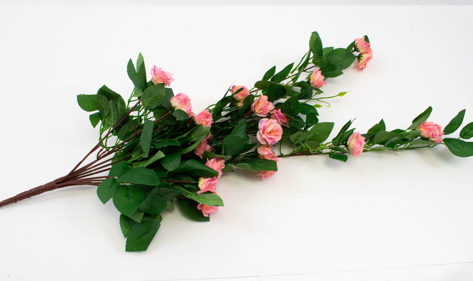 buchet-trandafiri-pentru-jardiniera-roz