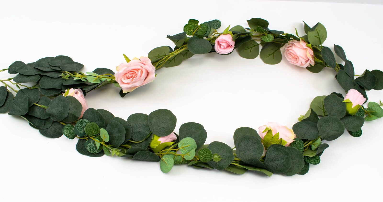 ghirlanda-eucalipt-cu-trandafiri-roz