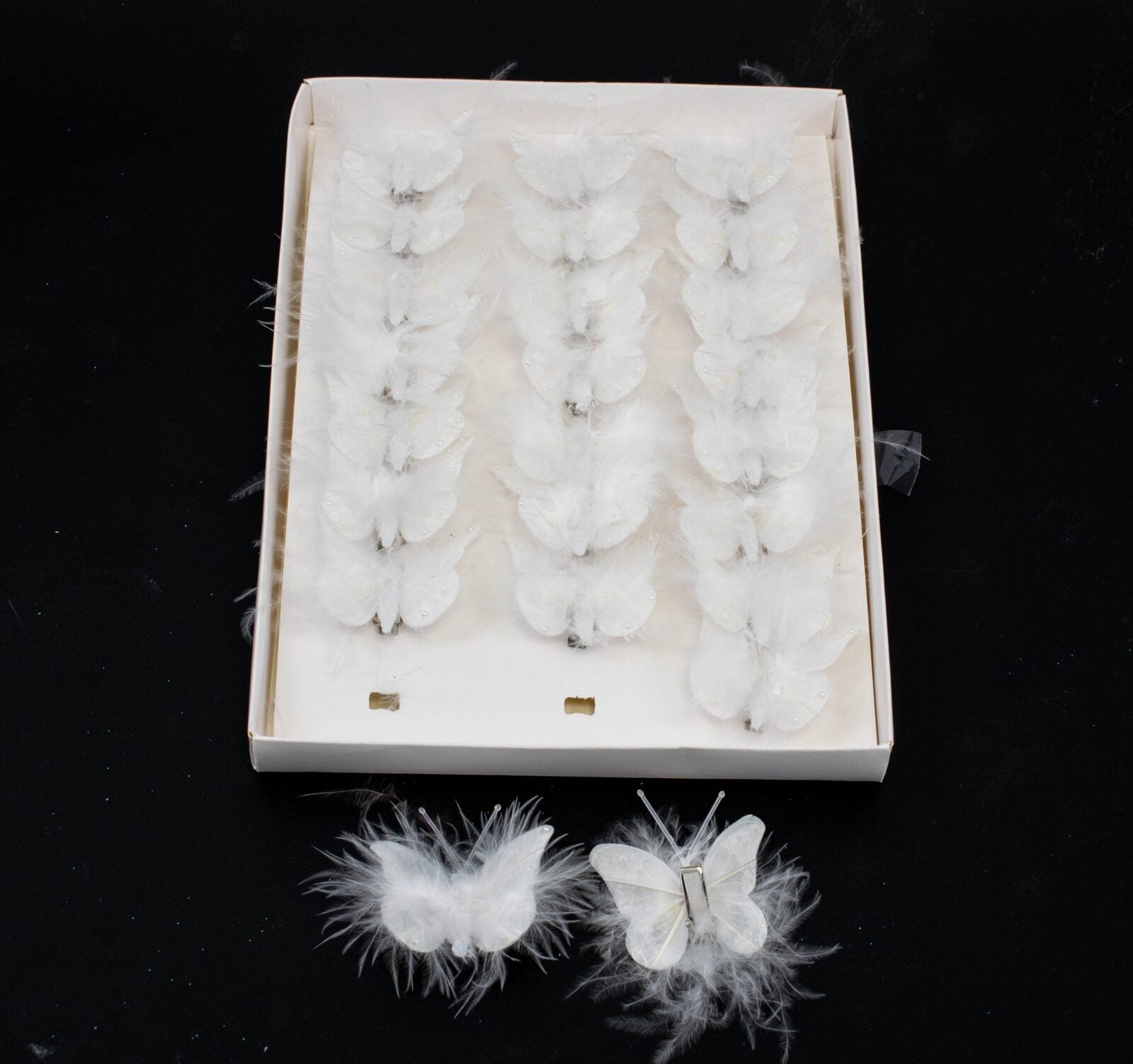 fluturi-pene-coada-rotunjita-perlute-cu-puf-albi-24set