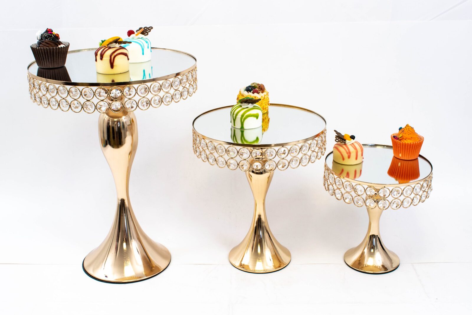 platou-metal-pentru-prajituri-3set-auriu