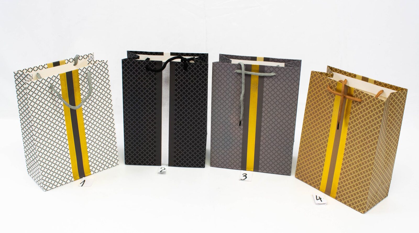 pungi-cadou-26x32x10cm-12set-dunga-aurie