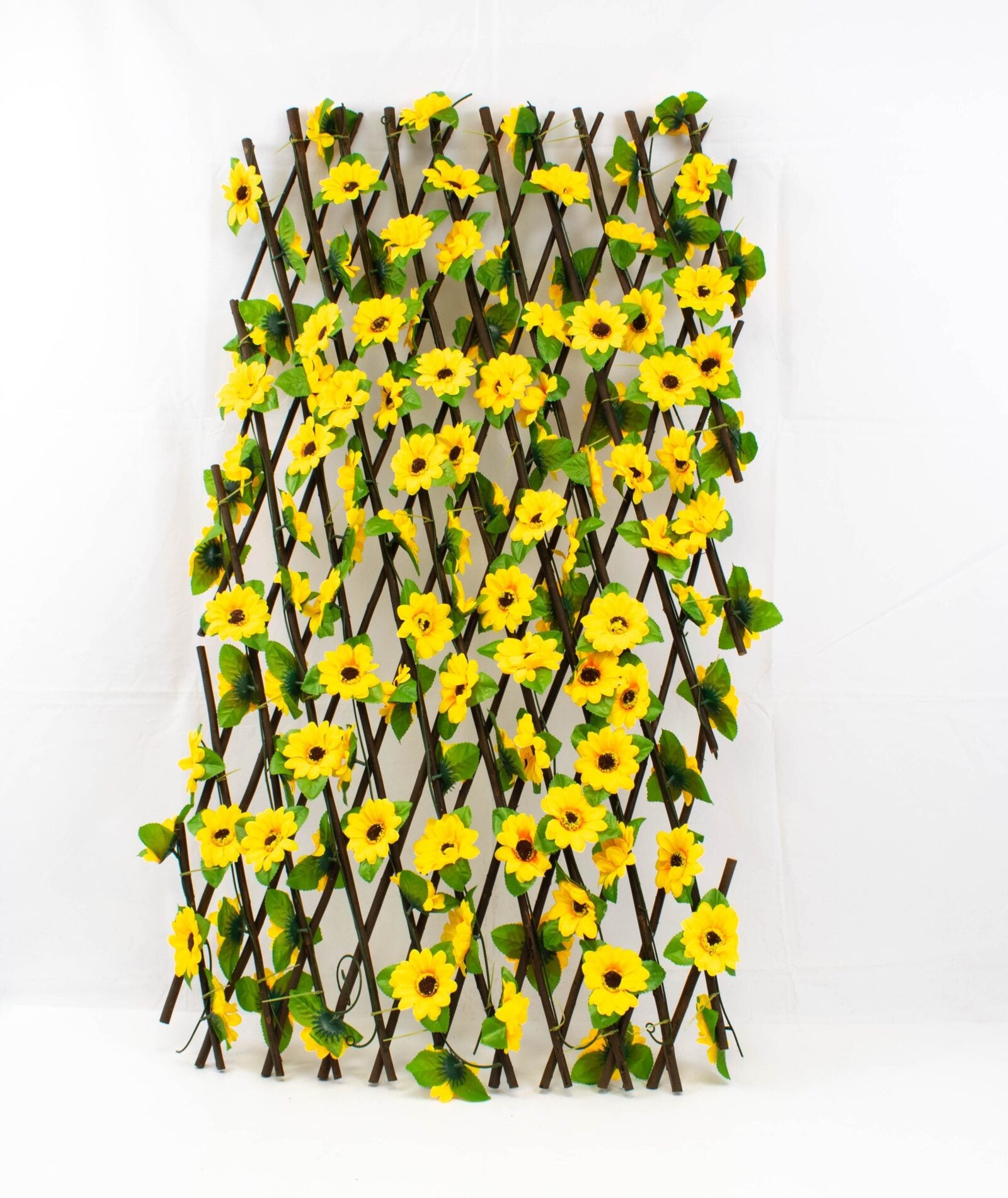 gard-lemn-cu-floarea-soarelui-artificiale