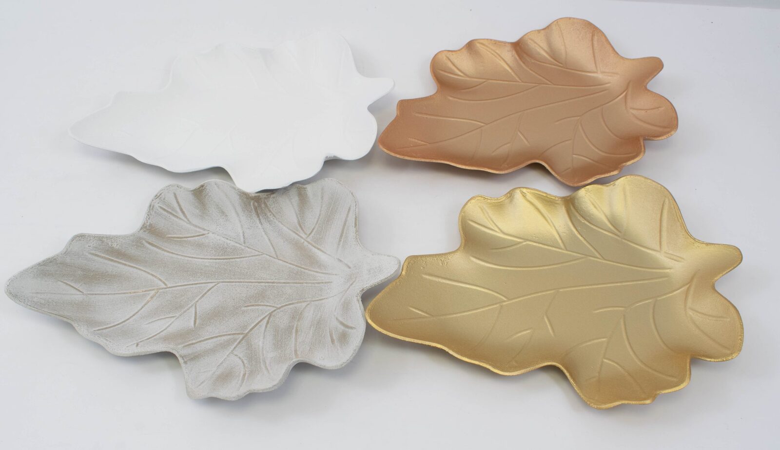 platou-din-lemn-frunza