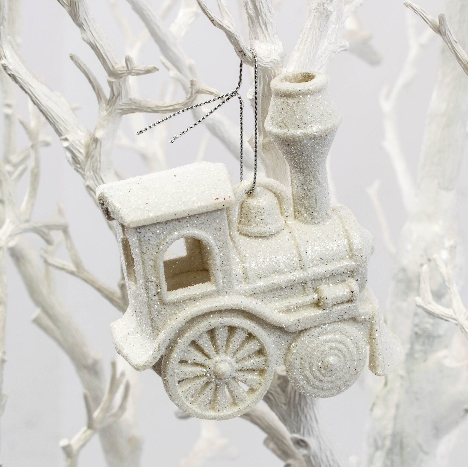 decoratiune-brad-locomotiva-alb