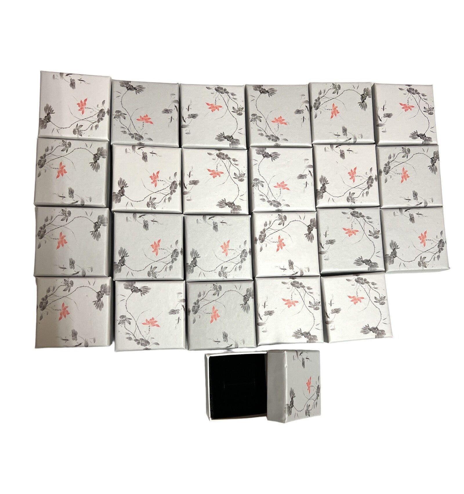 cutie-carton-pentru-inel-patrata-5x5cm-24set-alb-flori