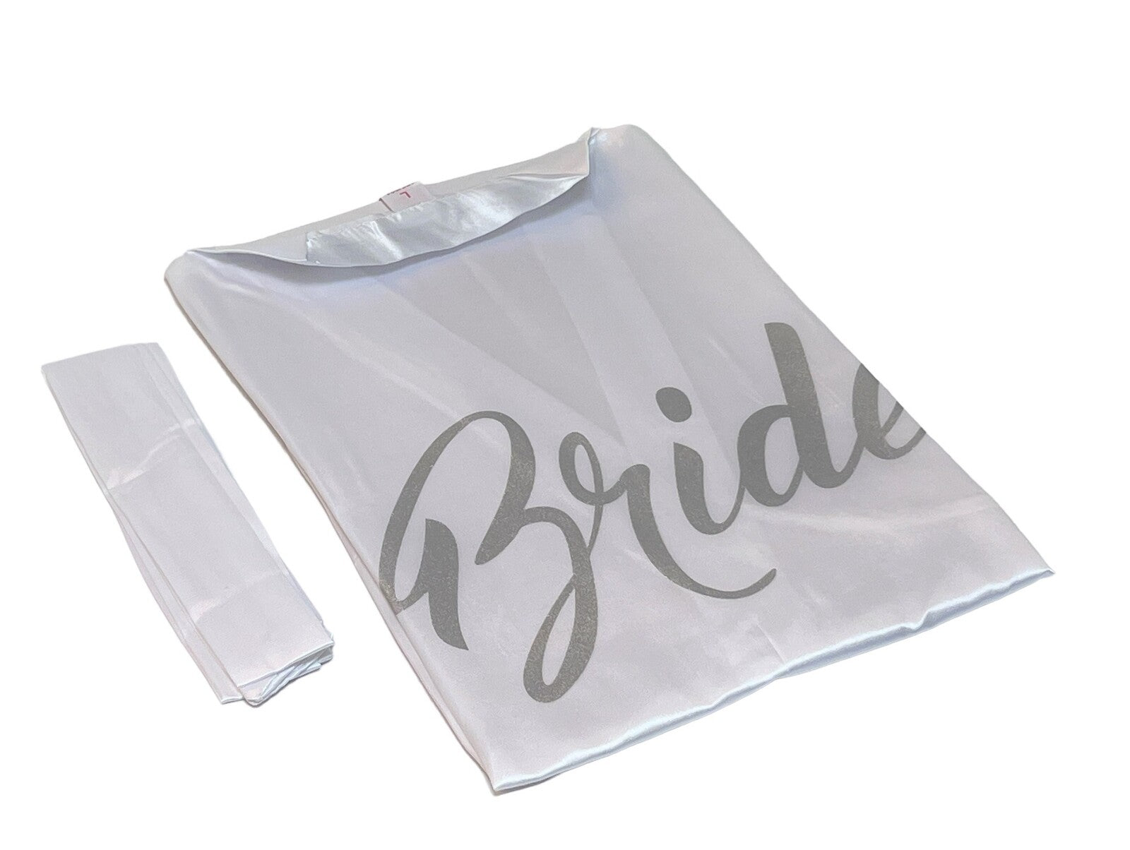 halat-mirese-din-satin-argintiu