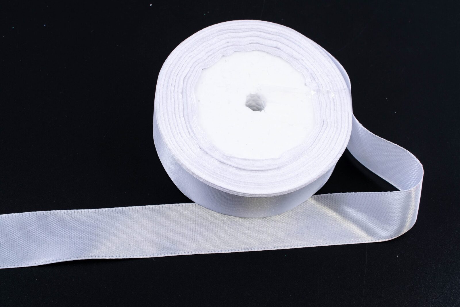 panglica-satin-25cm22m-alb-neon-012