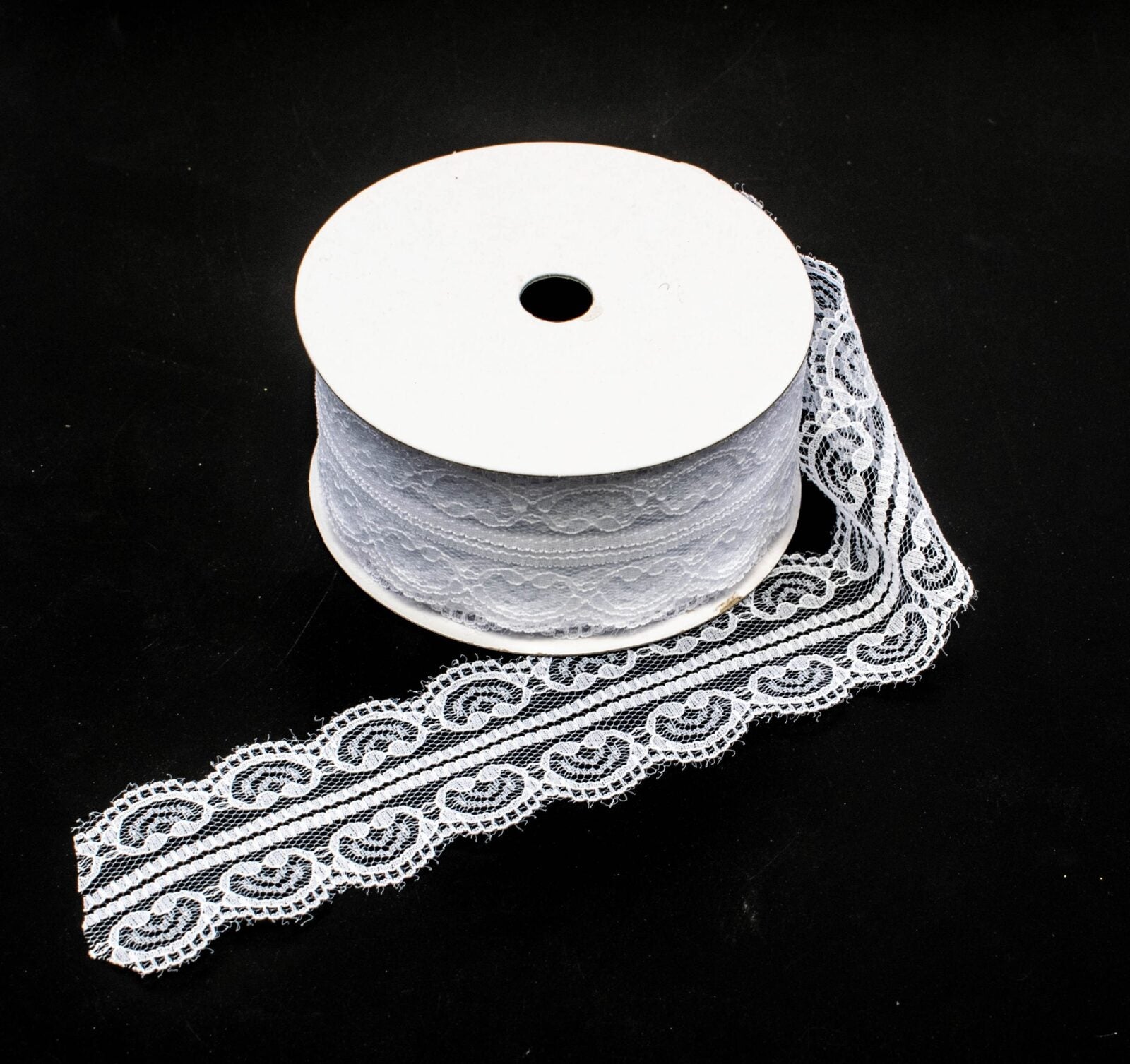 panglica-dantela-inimi-5cm-25-yard-ivoar