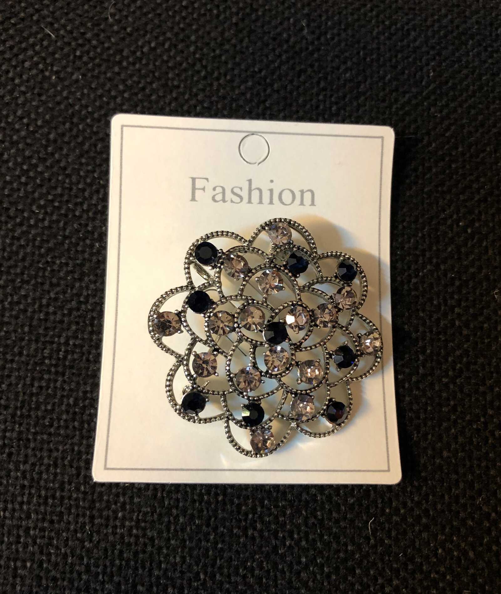 brosa-floare-dantelata-bleumarin-6set