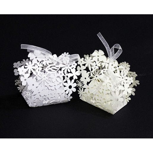 cutii-carton-pentru-marturii-evantai-perforat-50set