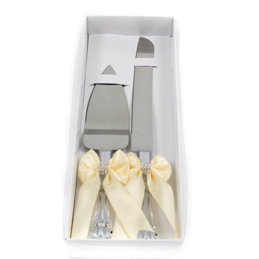 paleta-cu-cutit-pentru-tort-cu-funda-crem