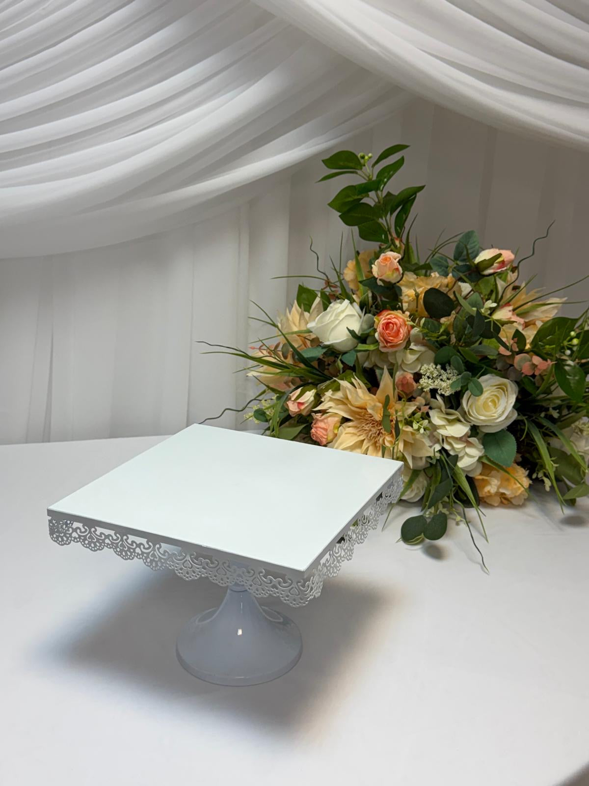 Platou Metal Prajituri Patrat Dantelat 25cm Alb