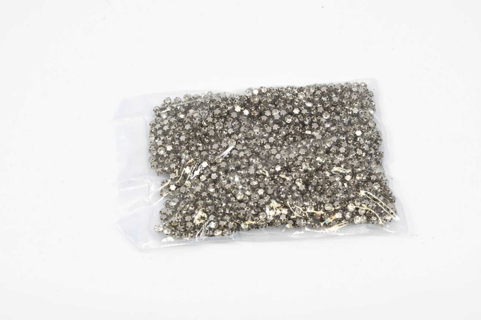 strasuri-cu-gauri-1440pg