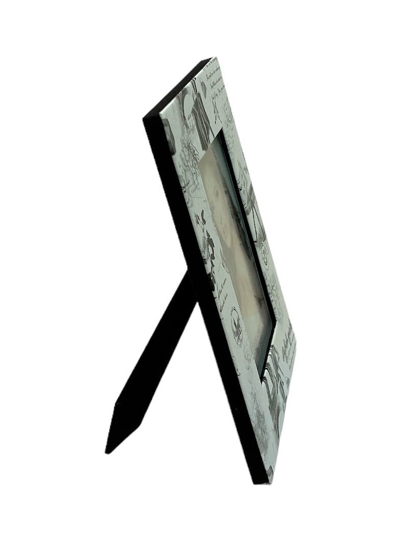 rama-foto-piele-ecologica-parisul-alb-negru-15cm-x-20cm