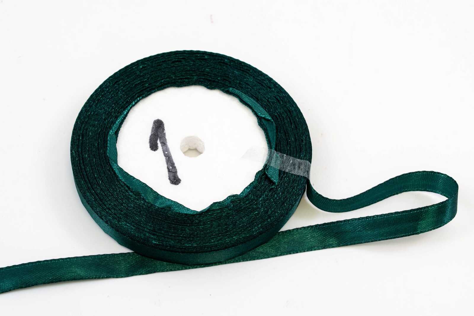 panglica-satin-1cm22m-verde-brad-049