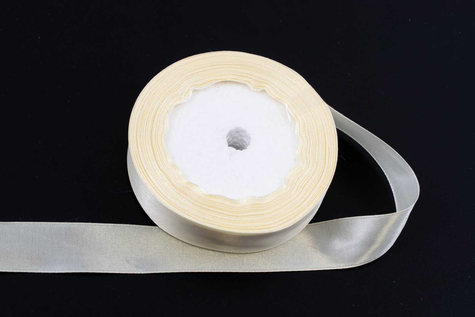 panglica-satin-2cm22m-crem-deschis-008