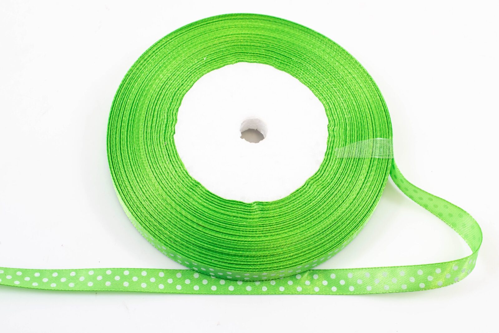 panglica-satin-cu-buline-1cm45m-verde