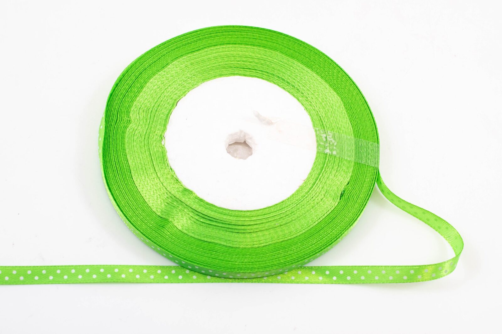 panglica-satin-cu-buline-06cm45m-verde