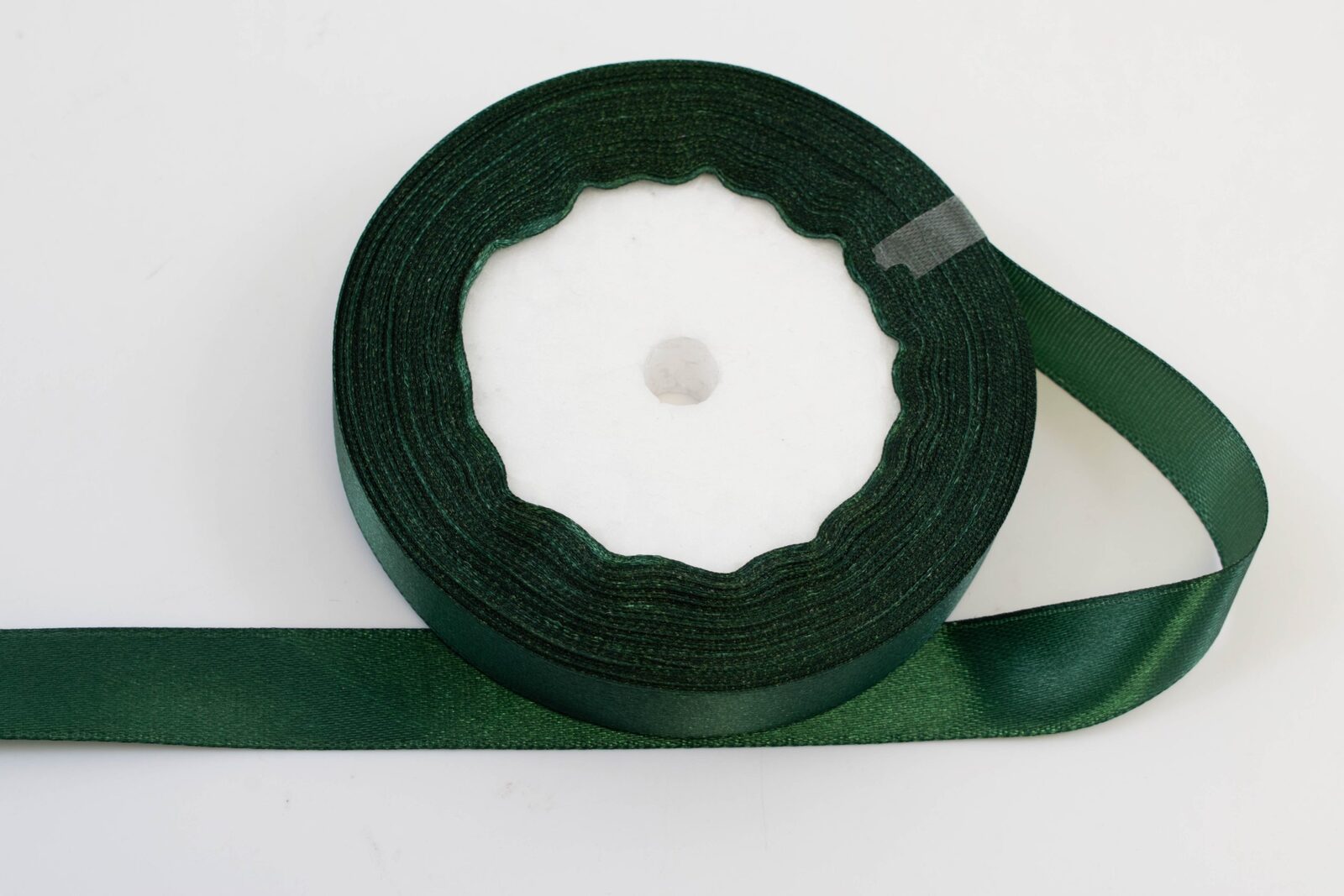 panglica-satin-15cm22m-verde-brad-049