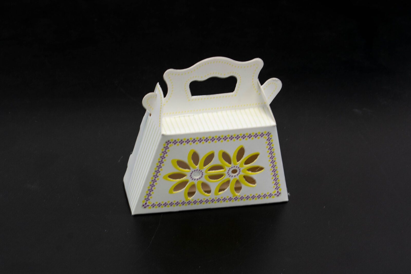 utie-carton-pentru-marturii-gentuta-galben-50set