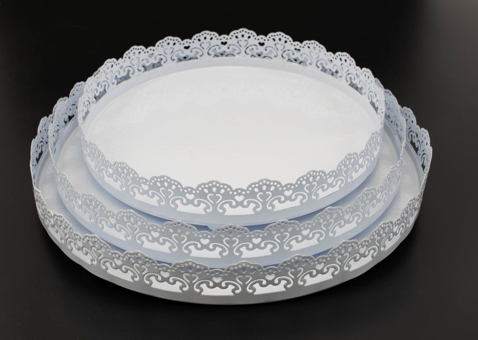 platou-metal-prajituri-rotund-3set-alb