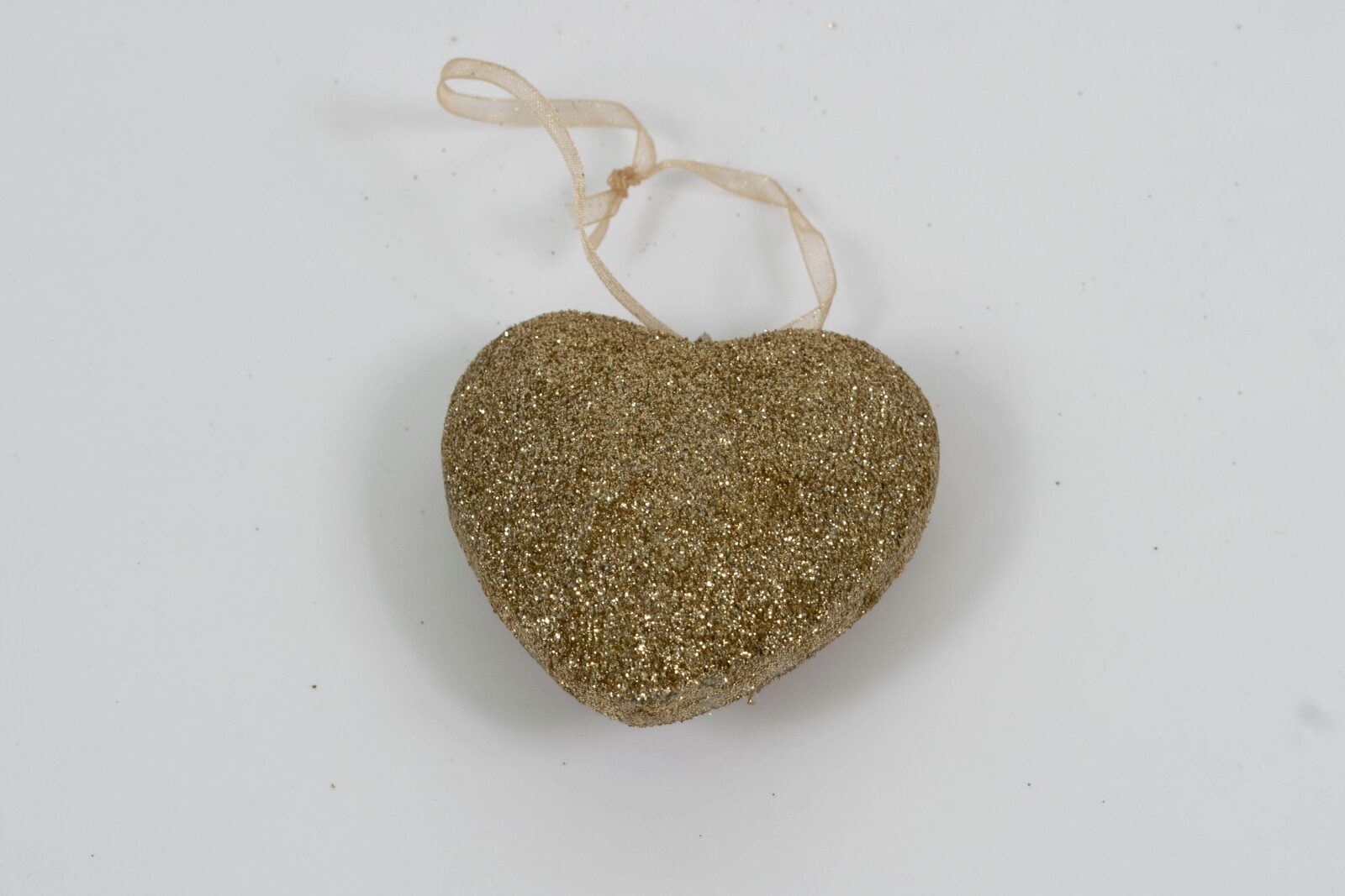 ornament-ceramica-inima-aurie