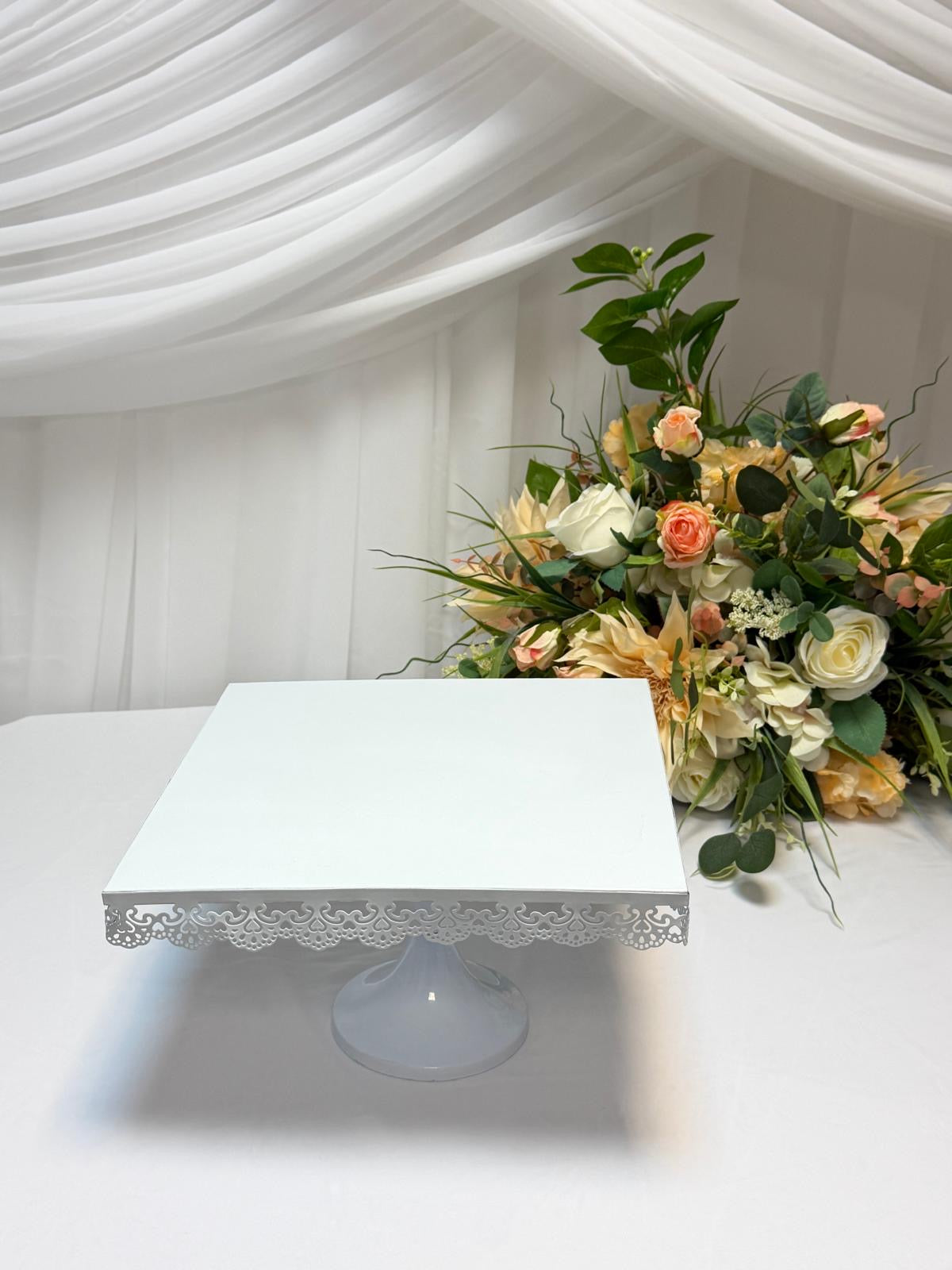 Platou Metal Prajituri Patrat Dantelat 30cm Alb