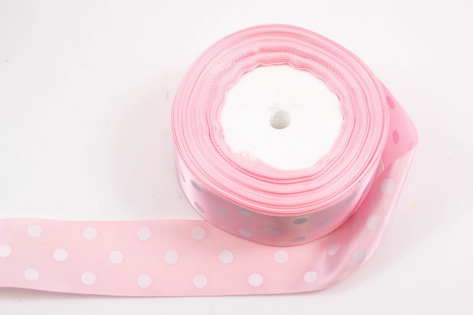 panglica-satin-cu-3-buline-4-cm22m-roz-deschis