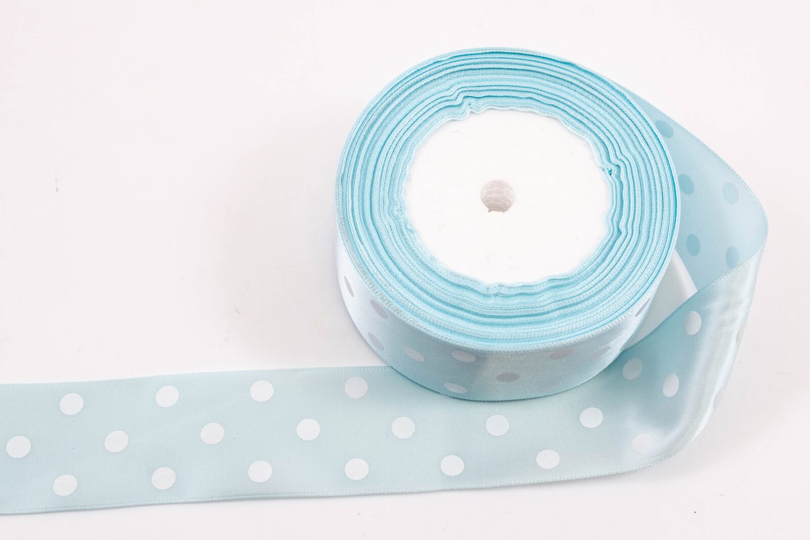 panglica-satin-cu-3-buline-4-cm22m-bleo-deschis