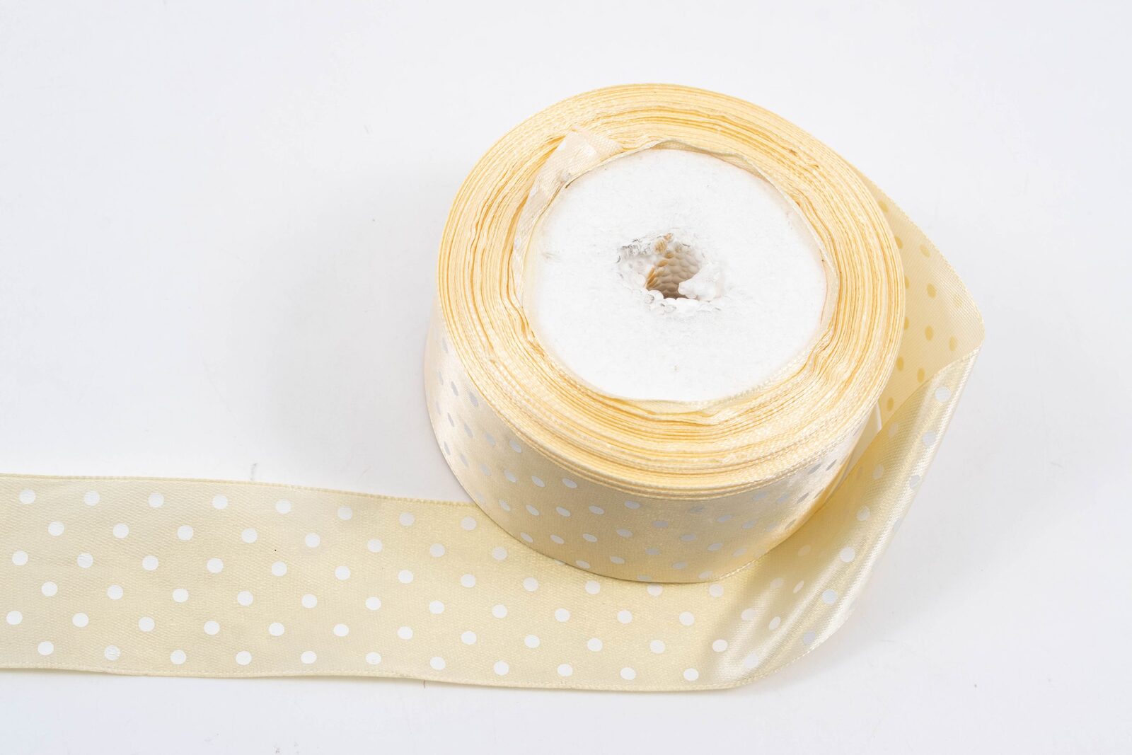 panglica-satin-cu-6-buline-4-cm22m-crem