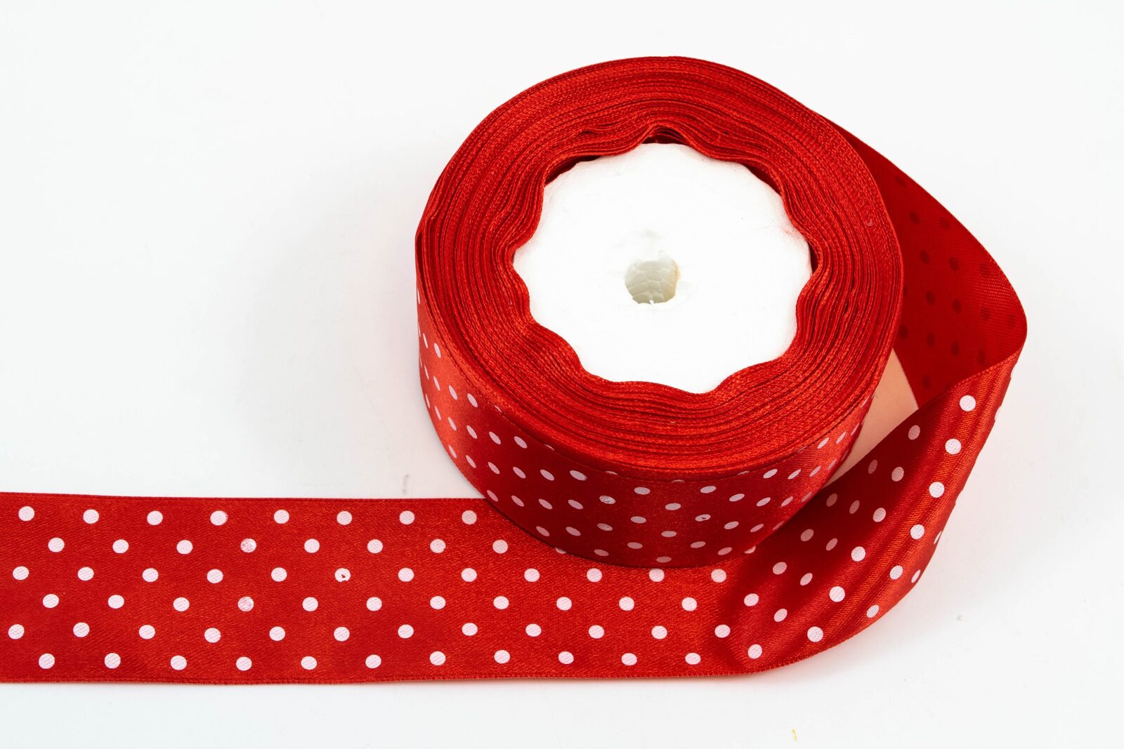 panglica-satin-cu-6-buline-4-cm22m-rosu