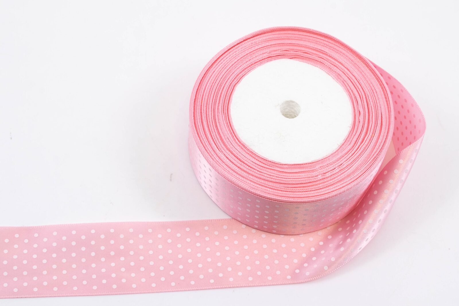 panglica-satin-cu-10-buline-4-cm22m-roz