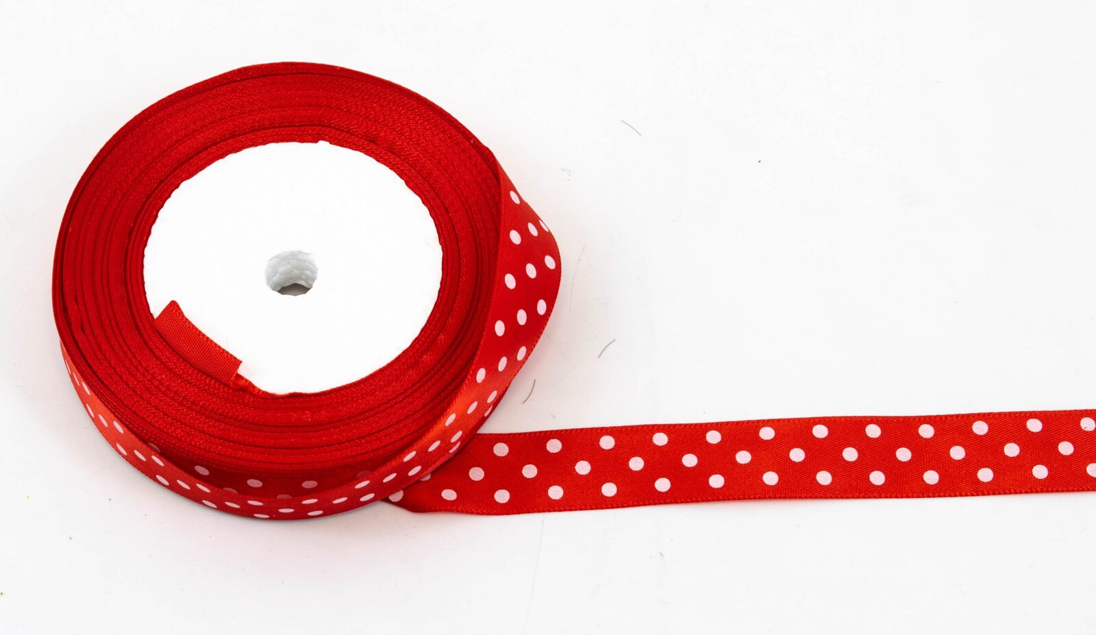 panglica-satin-cu-3-buline-2cm22m-rosu