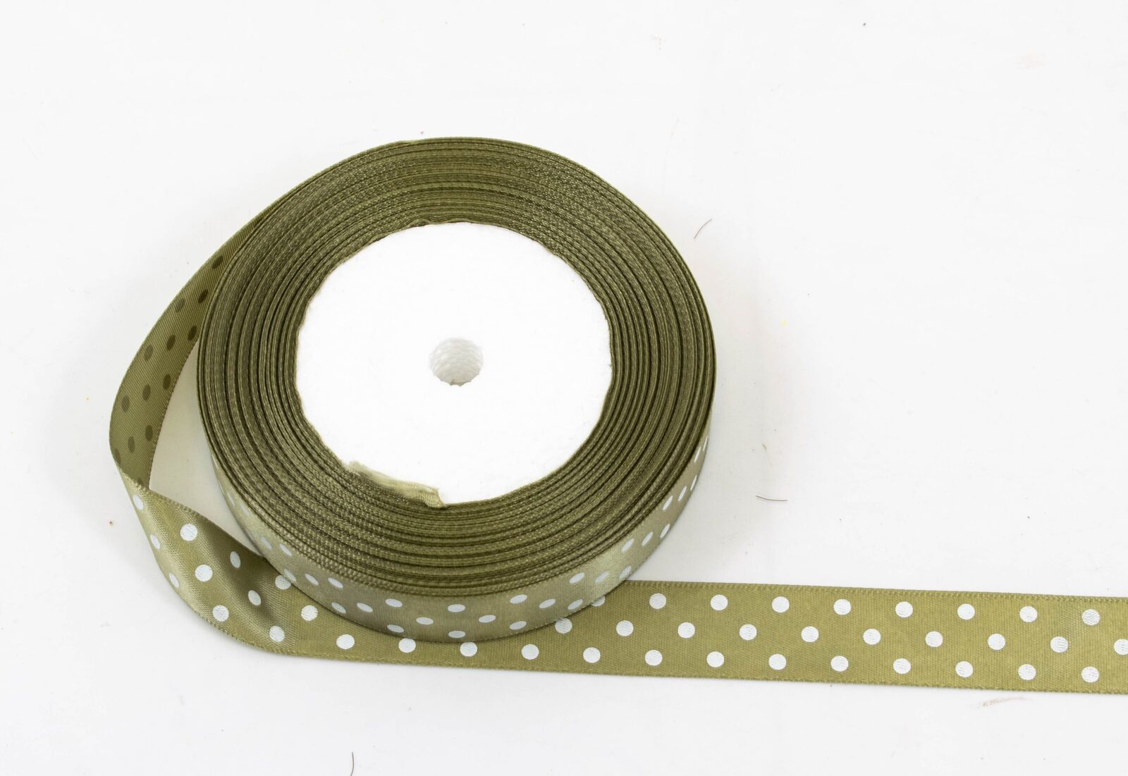 panglica-satin-cu-3-buline-2cm22m-verde