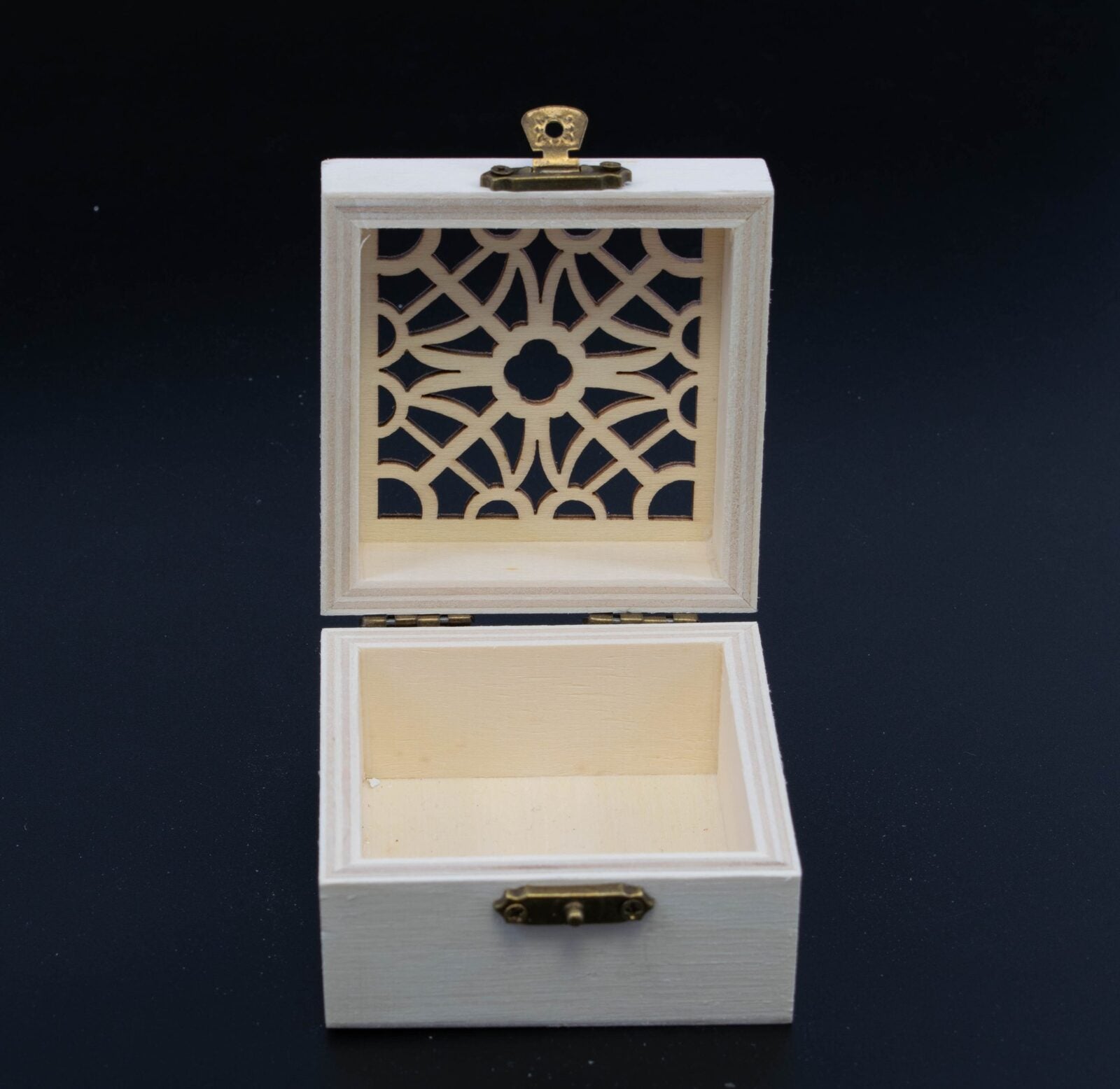 cutie-lemn-natur-perforata-patrat-6set