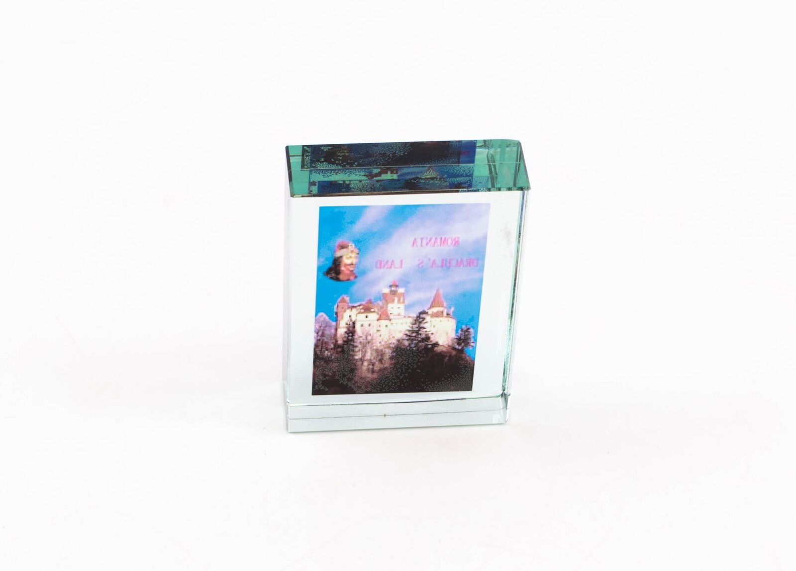 paralelipiped-de-sticla-castel-bran