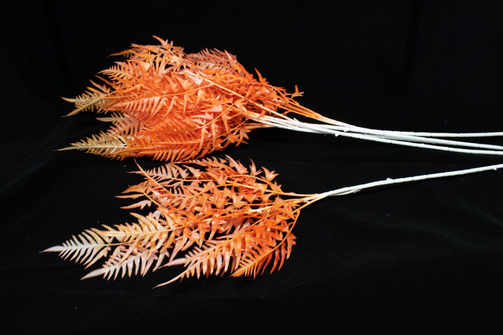 flori-artificiale-creanga-feriga-portocaliu