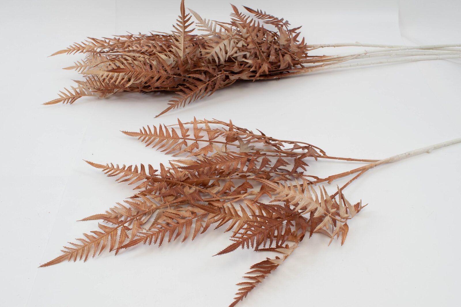 flori-artificiale-creanga-feriga-maro