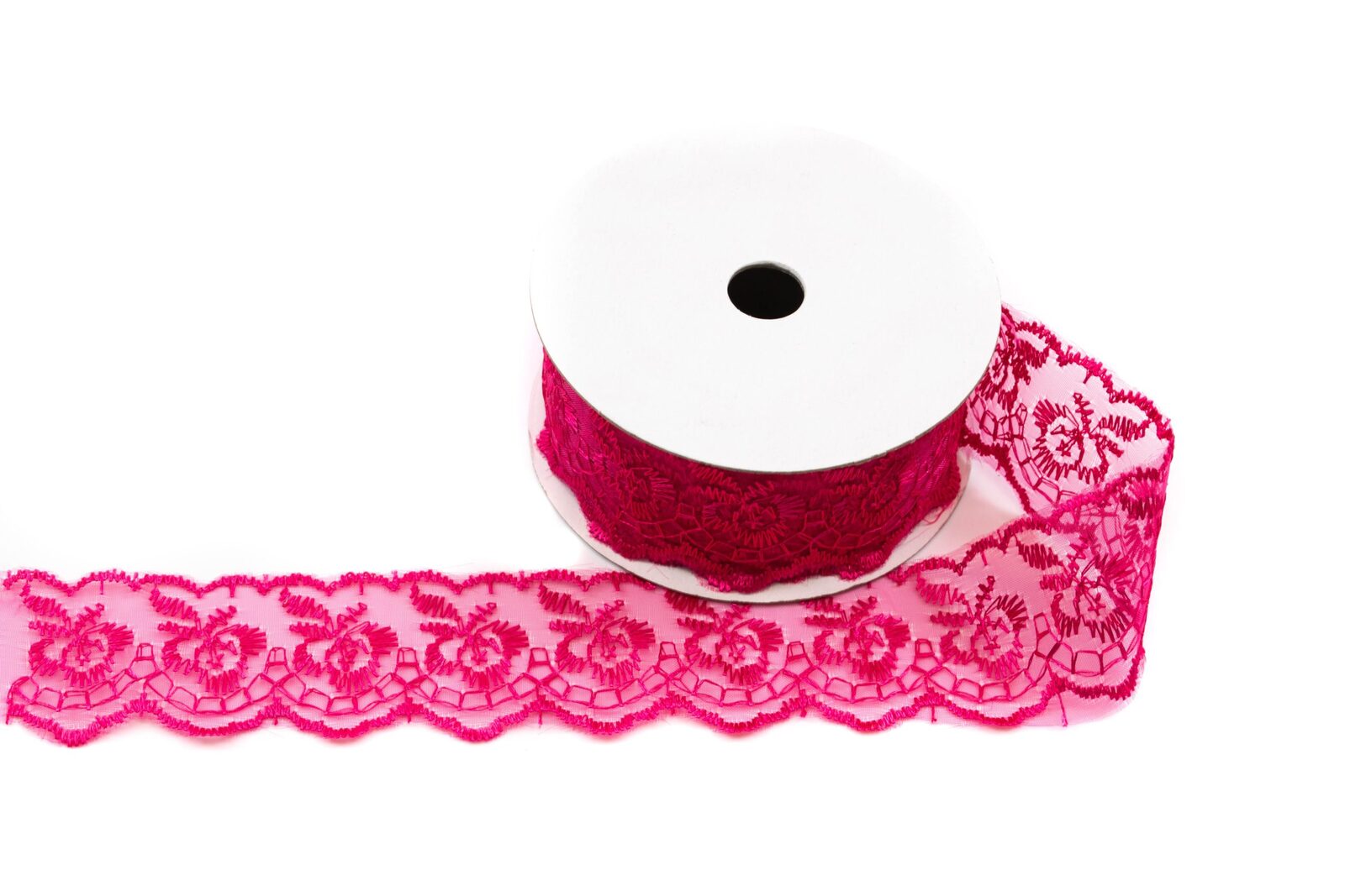 panglica-dantela-brodata-4cm-9m-ciclam