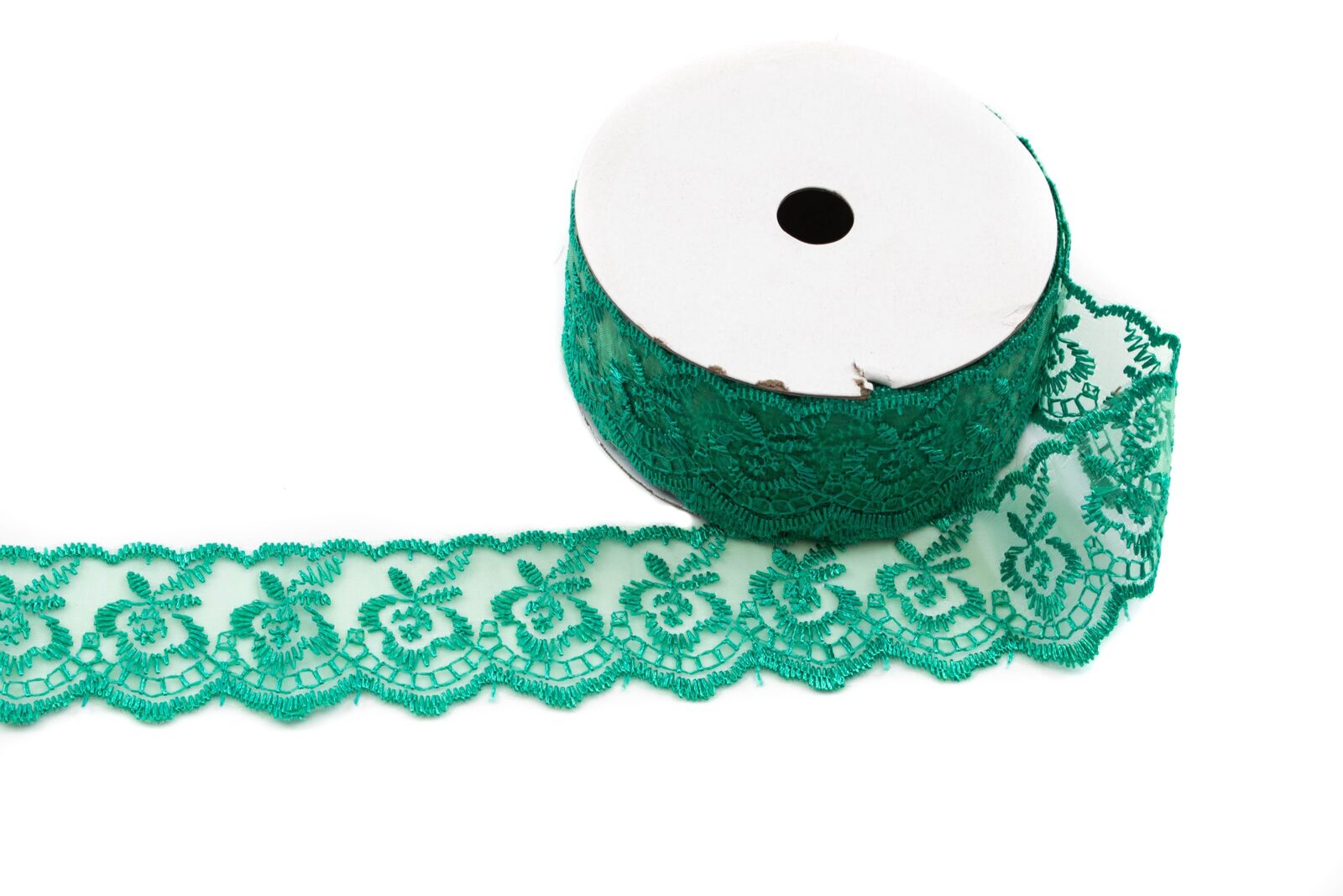 panglica-dantela-brodata-4cm-9m-verde