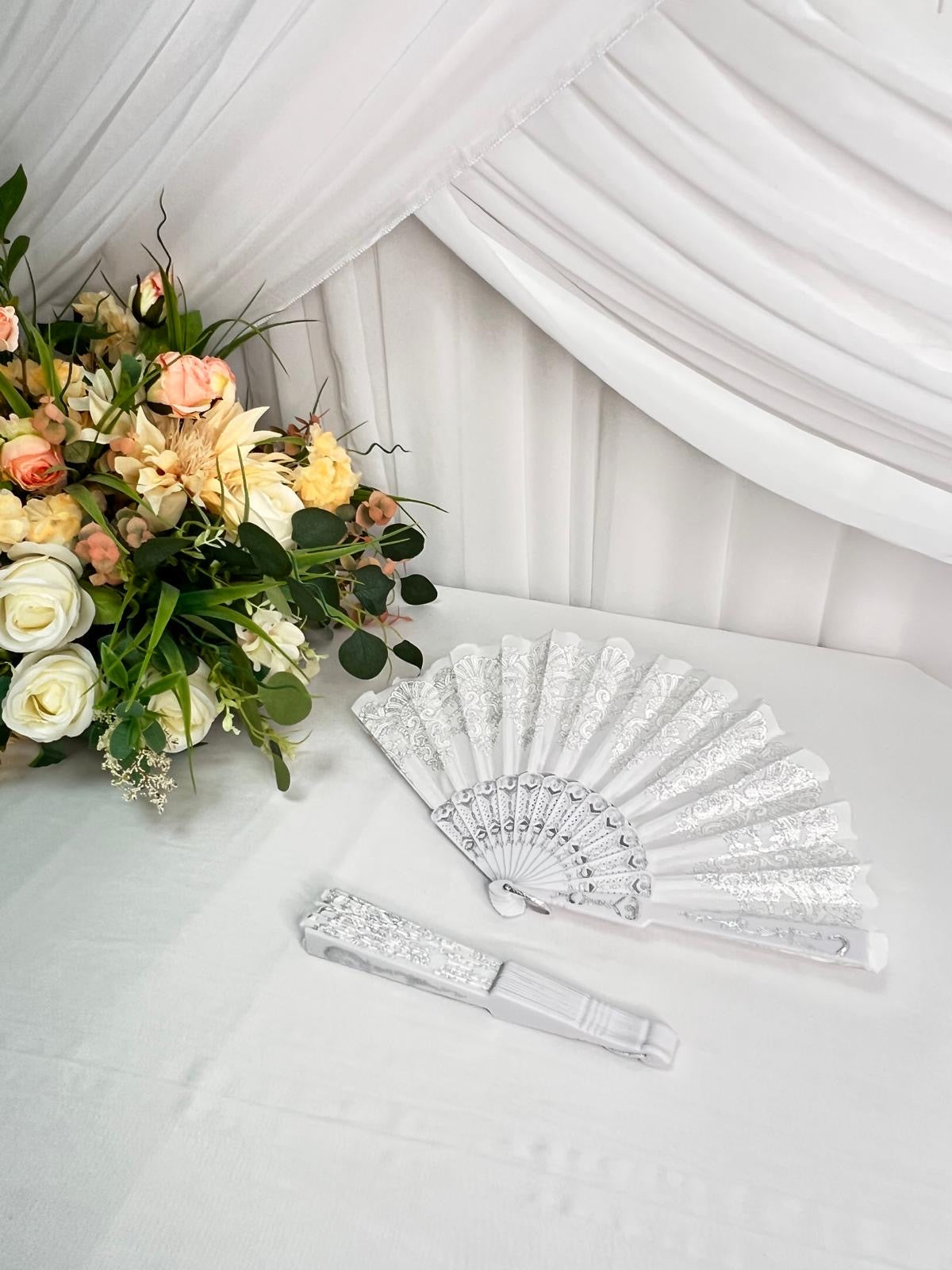 Marturie Evantai Plastic Cu Textil Alb Cu Sclipici