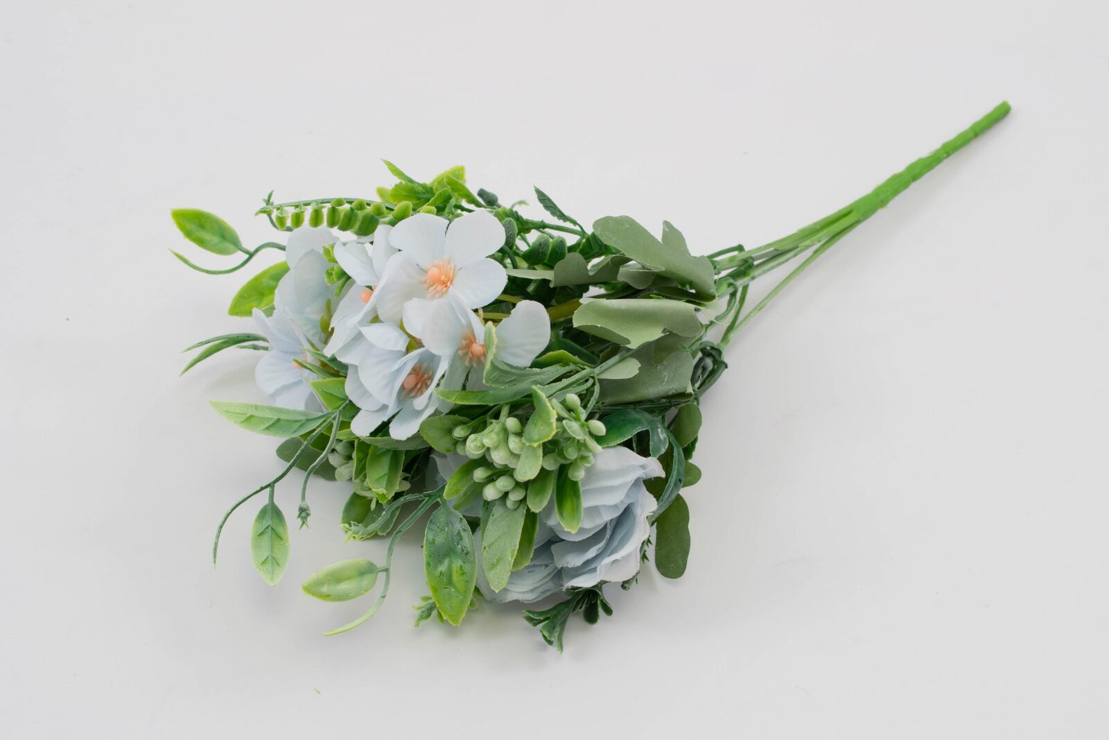 flori-artificiale-bujor-cu-feriga-bleo